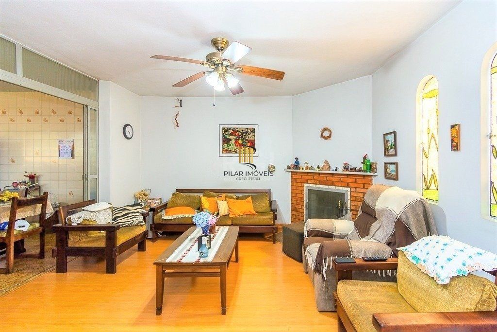 Casa de 424m² no Bairro Chácara Das Pedras