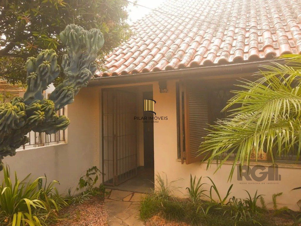 Casa com 3 dormitórios no bairro Tristeza