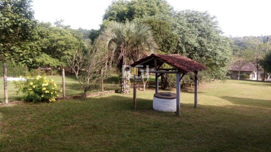 Sítio para Venda - 100m², 3 dormitórios, 9 vagas - Pinheiro