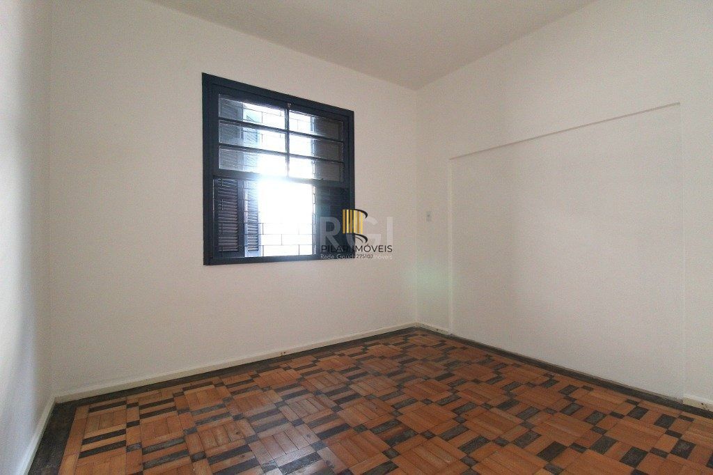 Casa 6 dormitórios no bairro Teresópolis