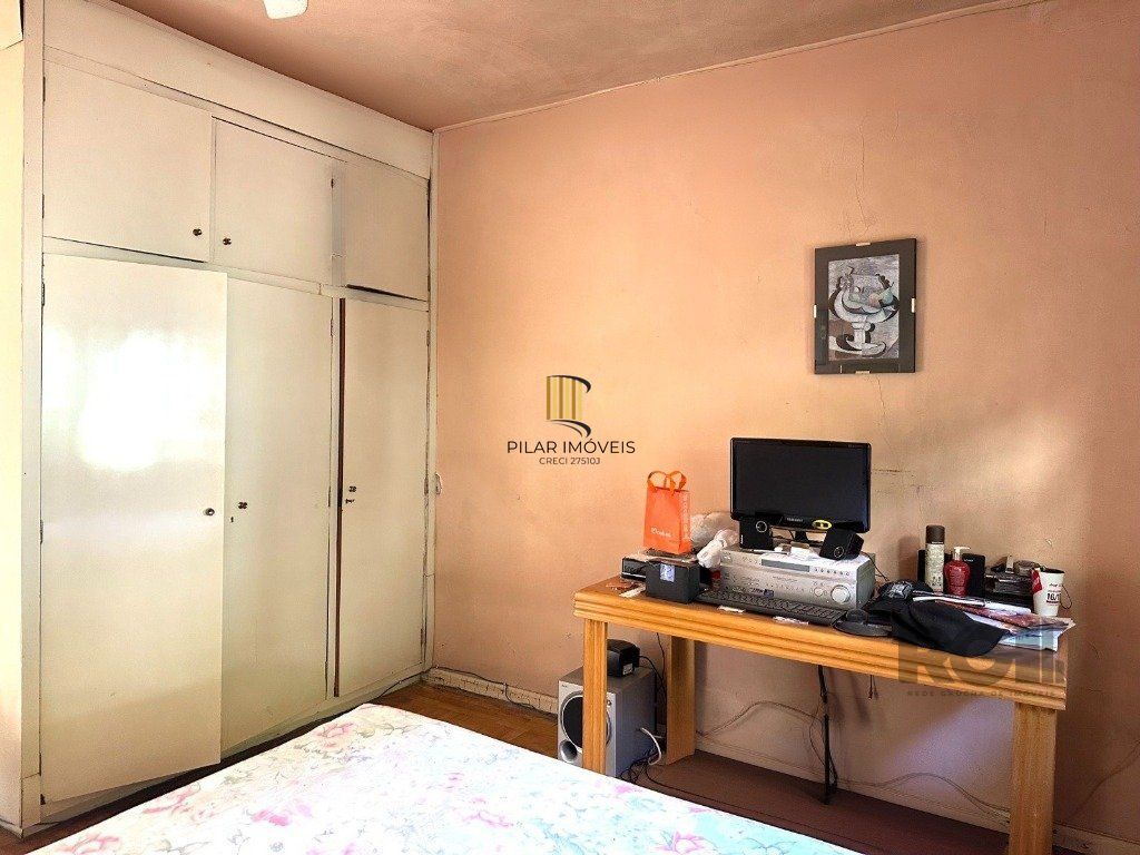 Casa 3 dormitórios no Bairro Glória, próxima a Prof. Oscar Pereira.