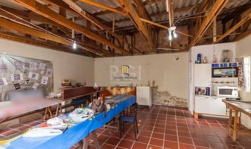 Predio para Venda - 120m², 3 dormitórios, 3 vagas - Partenon