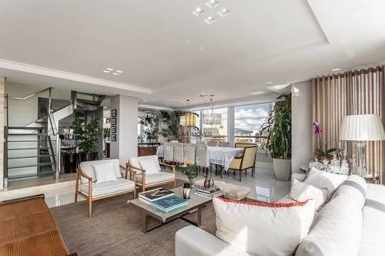 Cobertura para Venda - 626m², 6 dormitórios, sendo 6 suites, 7 vagas - Rio Branco