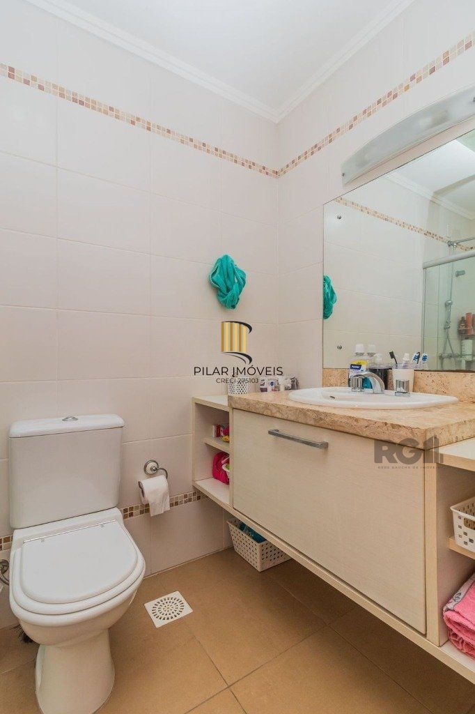 Casa 3 dormitórios a uma quadra da avenida Teresópolis e cinco minutos do Bourbon Shopping Teresópolis