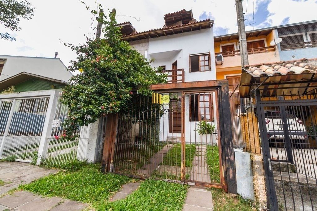 Casa de 117m² - 3 dormitórios e 1 vaga no bairro Hípica