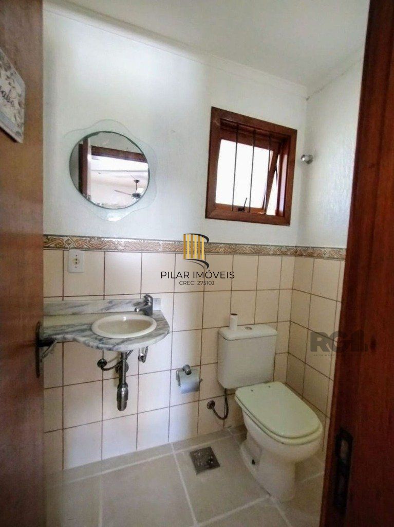 Casa de 3 dormitórios no bairro Ipanema - Porto Alegre