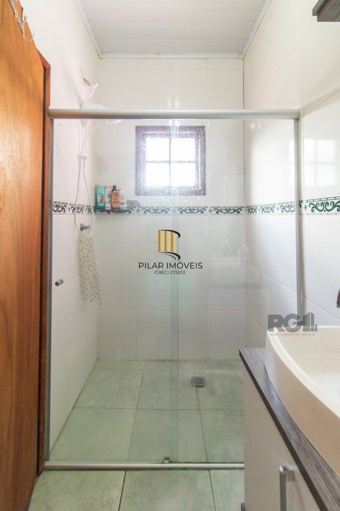 Casa com 3 dormitórios e 3 vagas no bairro Santa Tereza