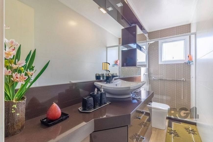 Casa 280m² - 3 dormitórios, 1 suíte, 2 vagas no bairro Jardim Itú