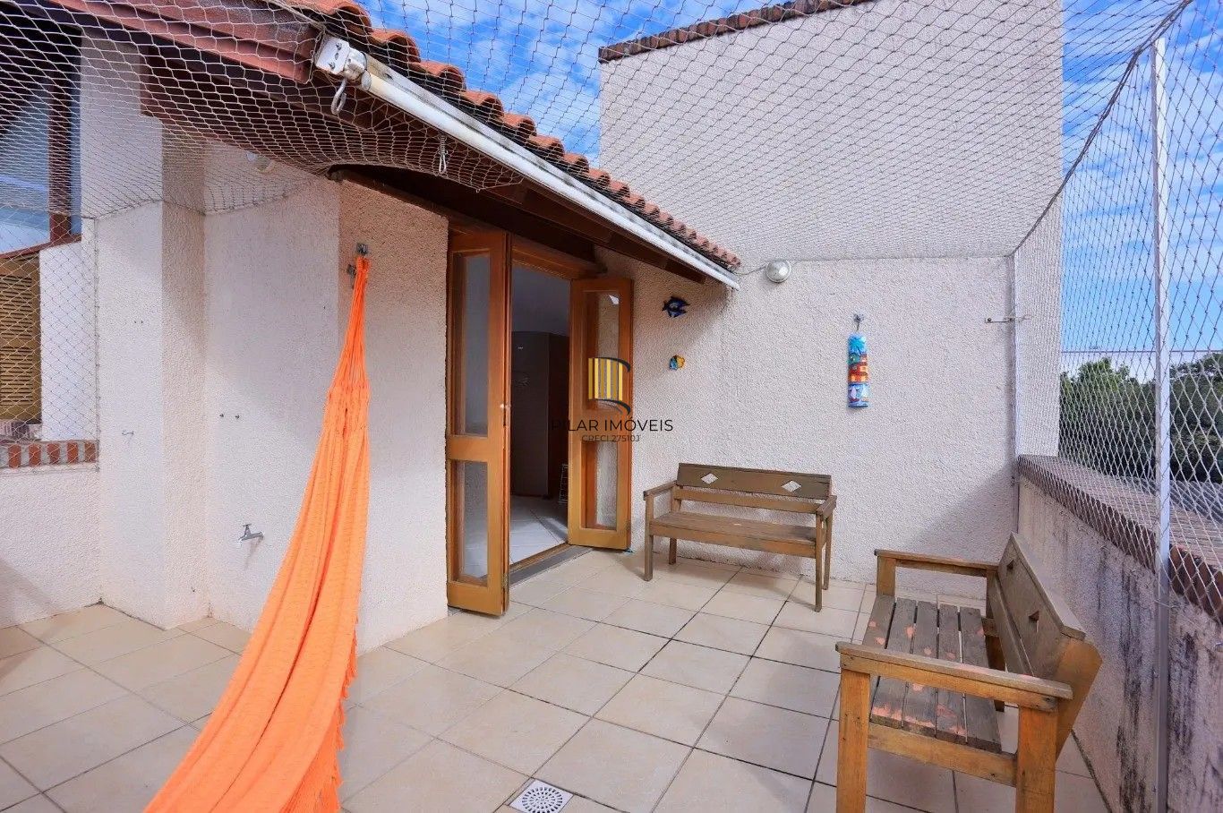 Casa de Condomínio 2 dormitórios no bairro Camaquã