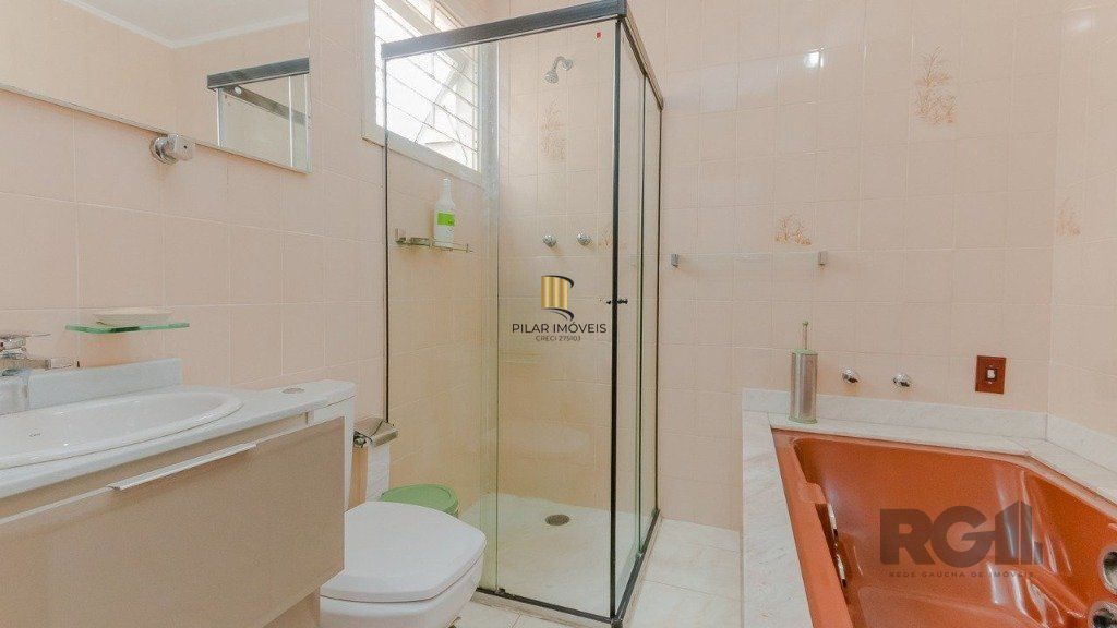 Casa 394m², 4 dormitórios, 4 vagas no bairro Cristo Redentor