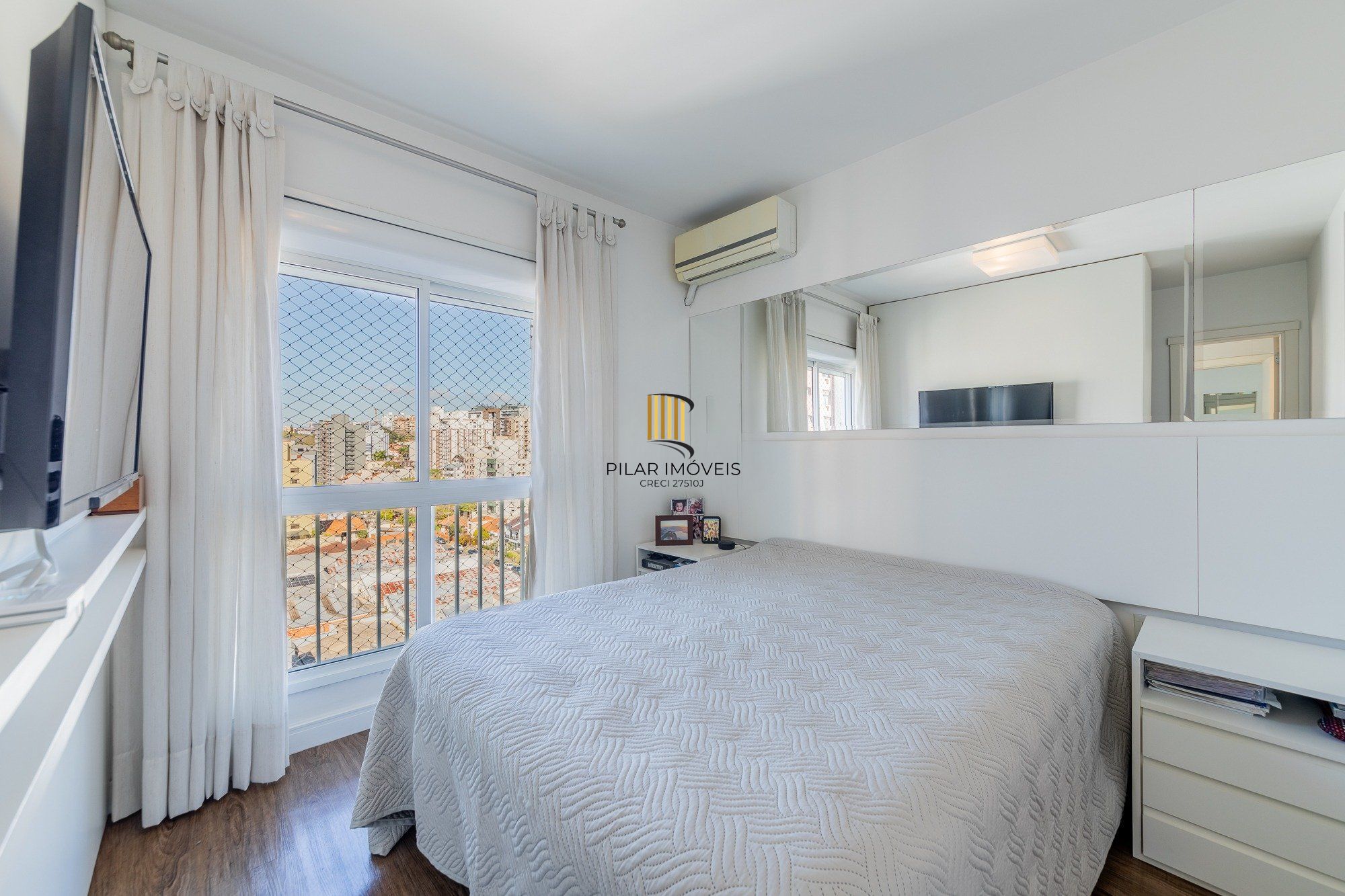 Apartamento com 3 quartos e 79m² à venda em Passo da Areia - Rua Bezerra De Menezes, Passo Da Areia, Porto Alegre