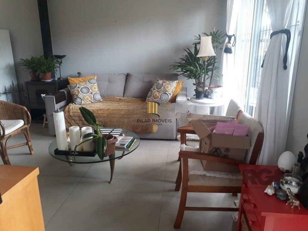 Casa 4 dormitórios no bairro Nonoai