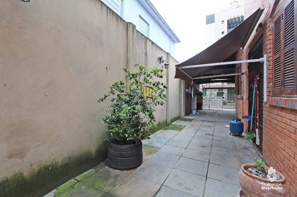 Casa para Venda - 381m², 3 dormitórios, sendo 1 suites, 4 vagas - Tristeza