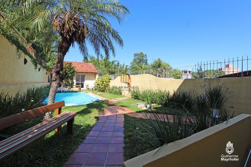 Casa para Venda - 240m², 5 dormitórios, sendo 1 suites, 3 vagas - Menino Deus