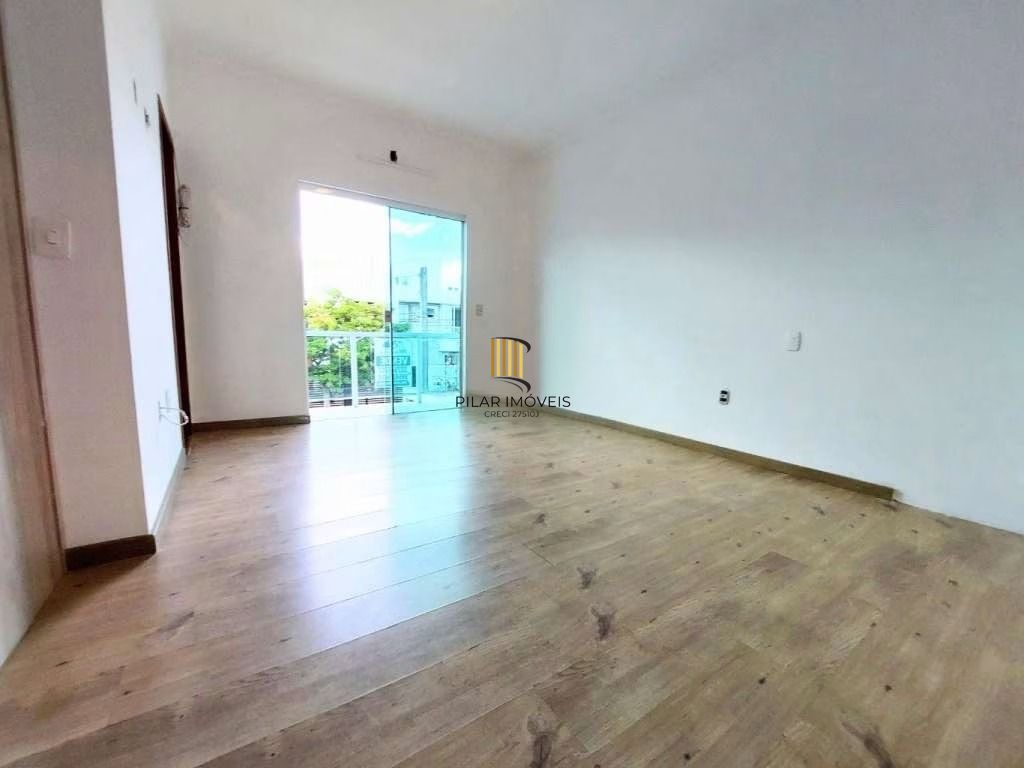 Casa à venda na Hípica, 3 dormitórios, suíte com closet, sótão com churrasqueira e terraço, condomínio fechado com lazer