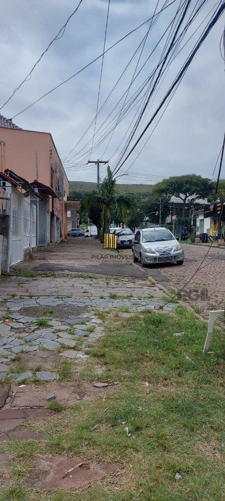 Casa 3 dormitórios quase esquina Av. Nonoai.