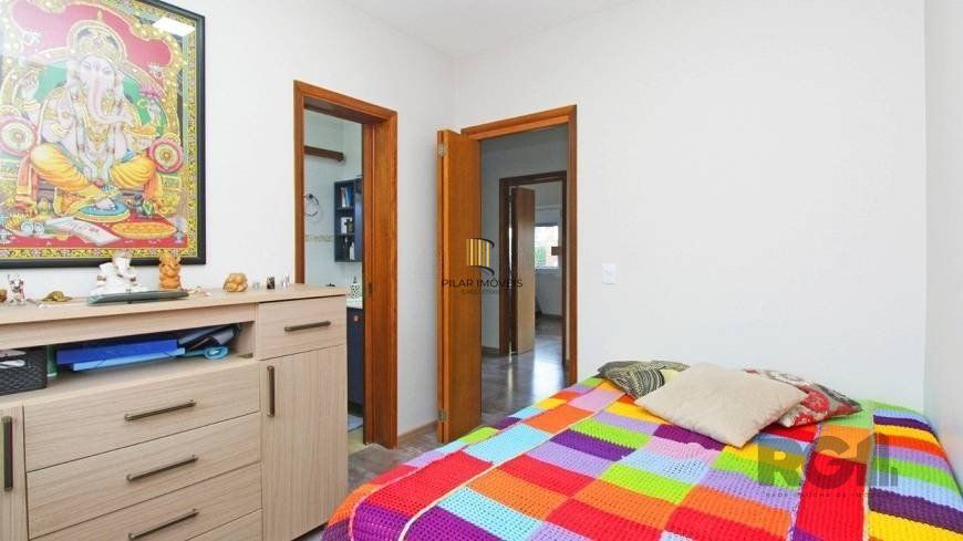 Casa 129m² - 3 dormitórios, 2 vagas no bairro Hípica