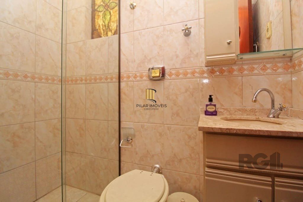 Casa de 275m² - 3 dormitórios e 3 vagas no bairro Coronel Aparício Borges