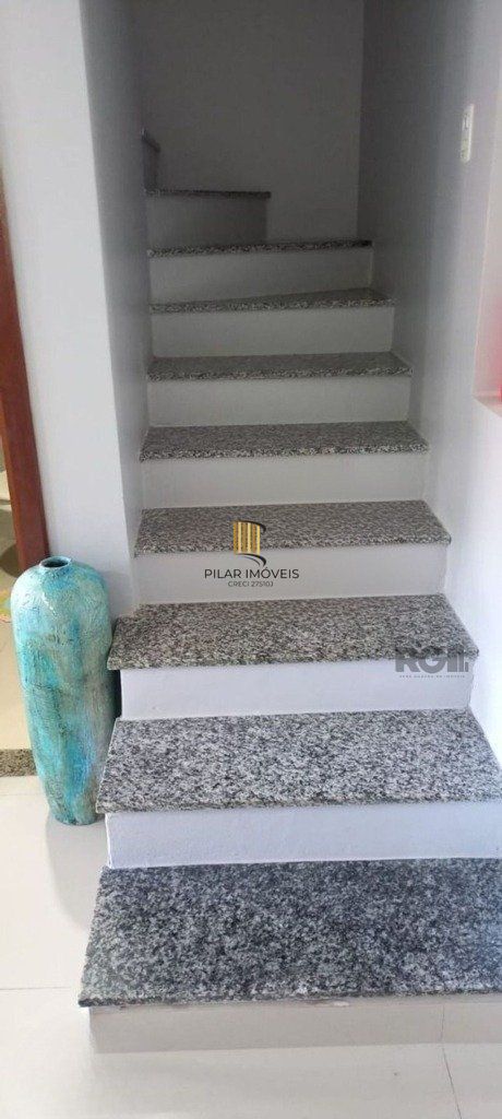 Casa com 2 dormitórios no bairro Hípica