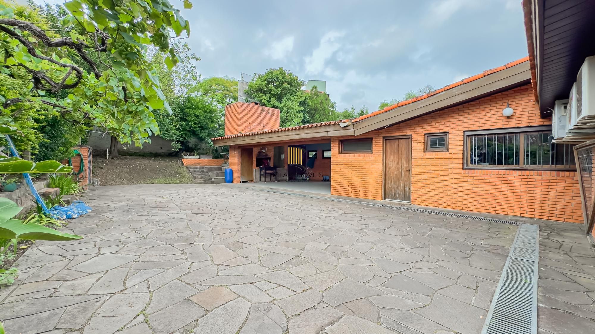 Casa com 3 quartos e 313m² à venda em Chácara das Pedras, Porto Alegre. Rua Joao Paetzel, Chácara Das Pedras, Porto Alegre