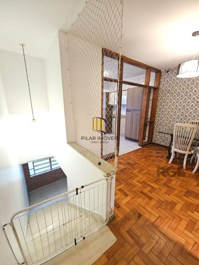 casa de 5 dormitórios no bairro Glória