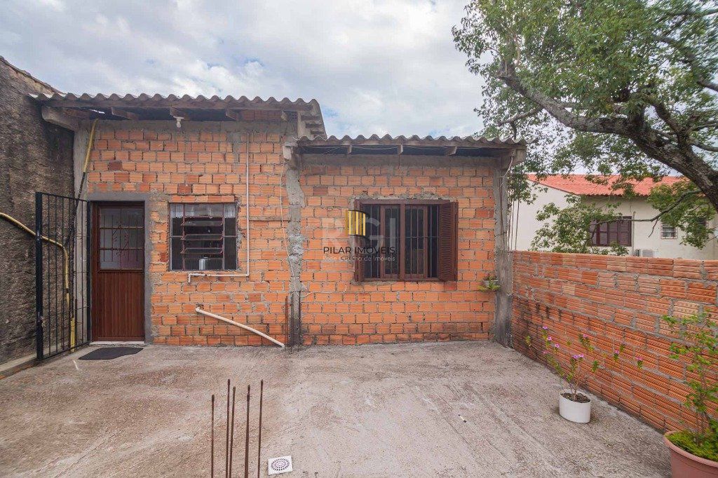 Casa 2 Dormitório(s) Bairro Bom Jesus