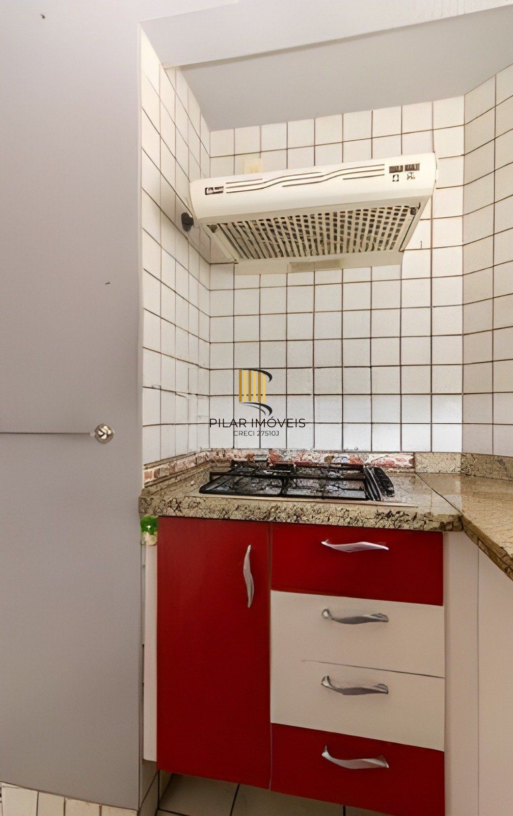 Apartamento de 2 dormitórios á venda no Bairro Mont Serrat, Porto Alegre.