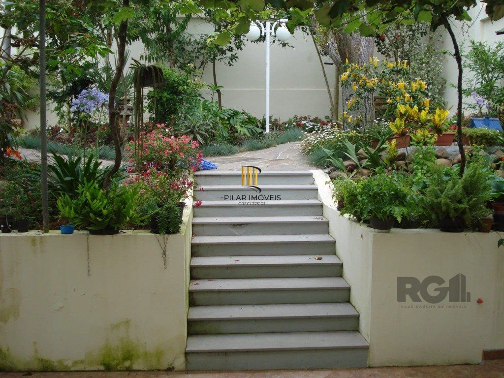 Casa 3 dormitórios no bairro Ipanema