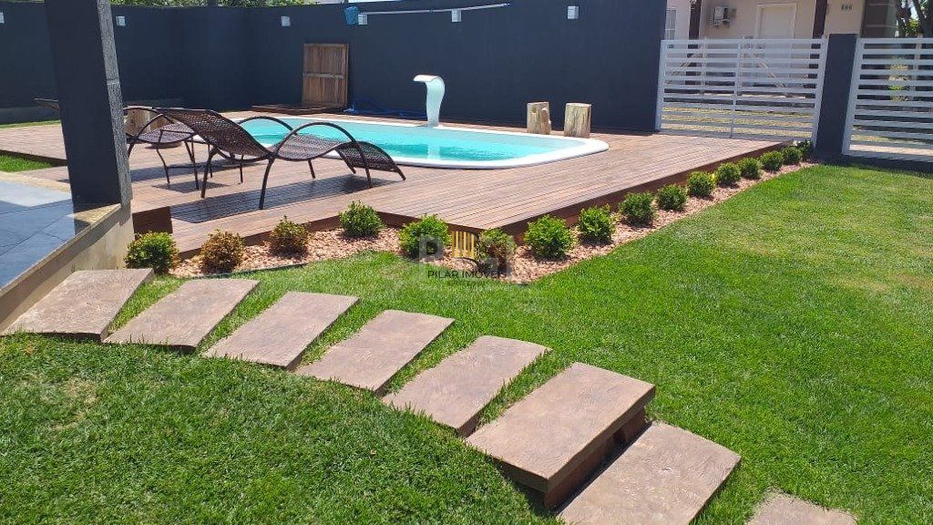 Casa para Venda - 160m², 3 dormitórios, sendo 1 suites, 2 vagas - Igra Sul