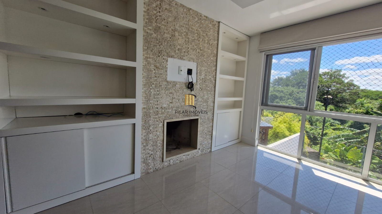 Casa em Condominio fechado, 5 dormitórios com infraestrutura completa