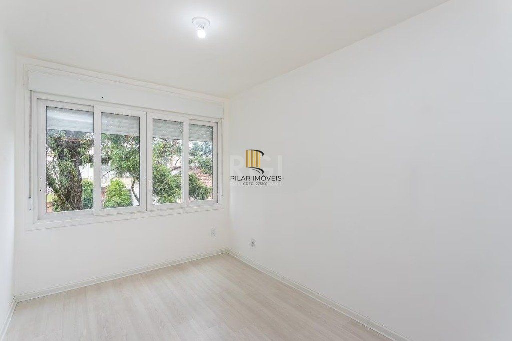 Cobertura de 140m² - 3 dormitórios, 2 banheiros, terraço com churrasqueira e 1 vaga de garagem no Bom Jesus