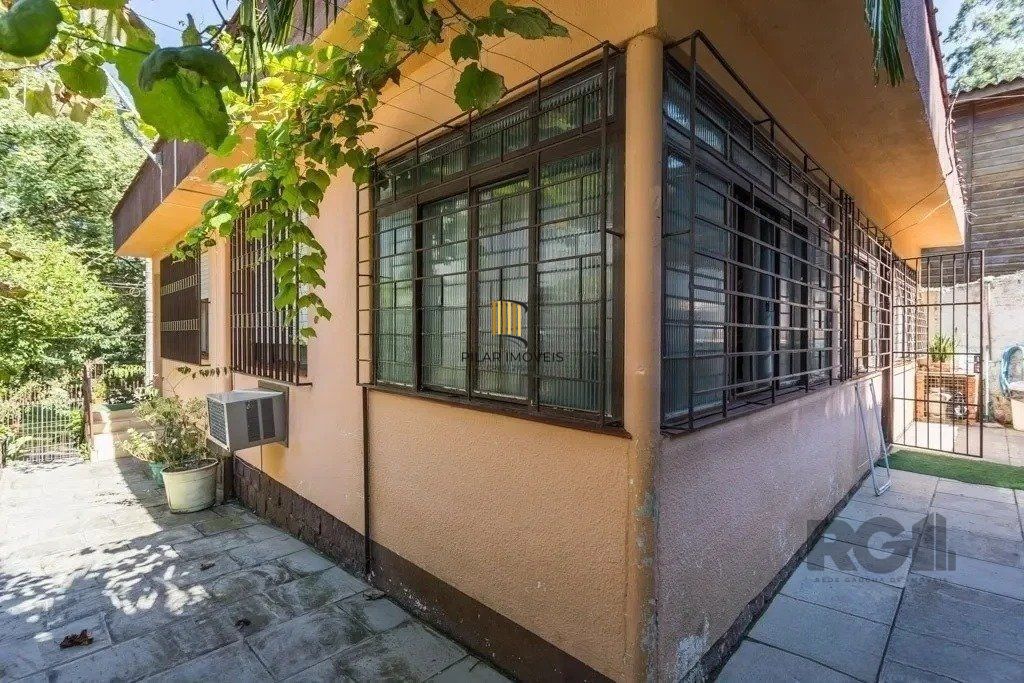 Casa de 3 dormitórios no bairro Jardim Carvalho