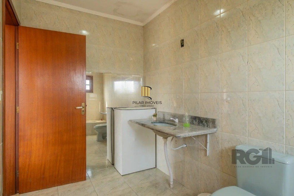 Casa de 3 dormitórios no bairro Nonoai