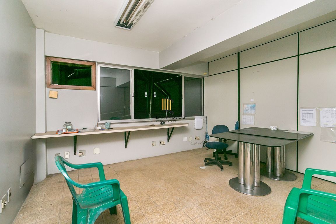 Predio para Venda - 750m², 0 dormitórios, 3 vagas - Cavalhada