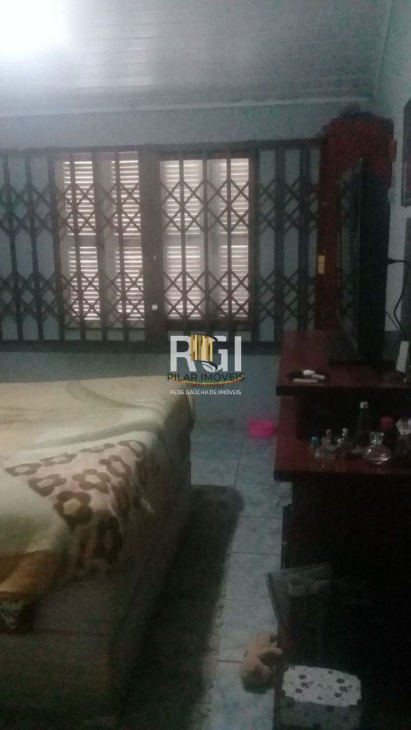 Casa para Venda - 95m², 3 dormitórios, 3 vagas - Restinga