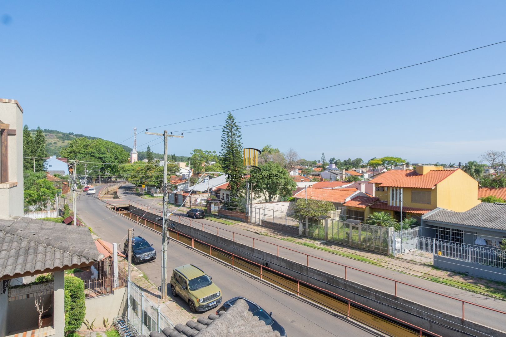 Casa em condomínio de 105m² - 2 dormitórios e 1 vaga no bairro Guarujá
