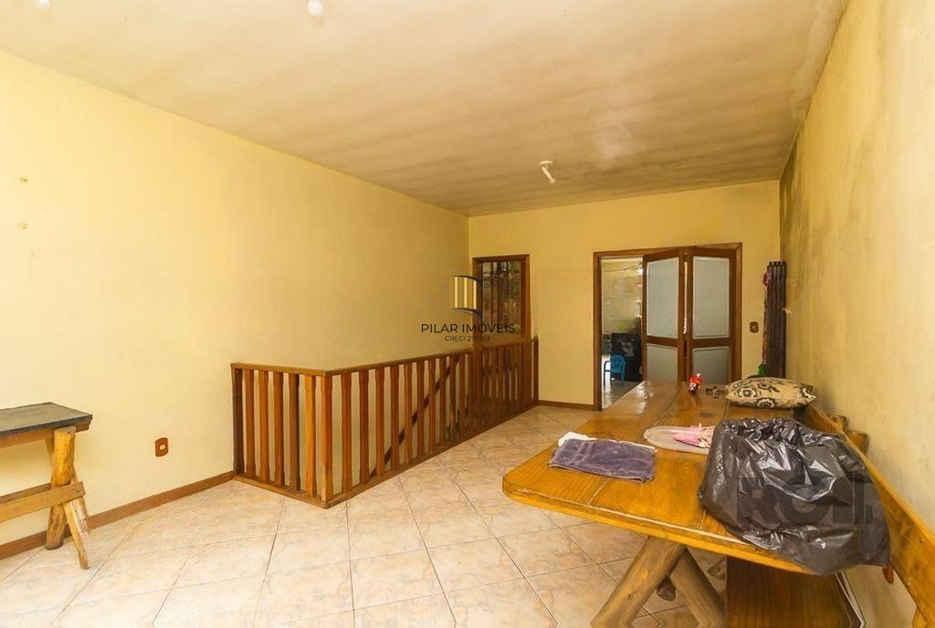 Casa 3 dormitórios no bairro Glória