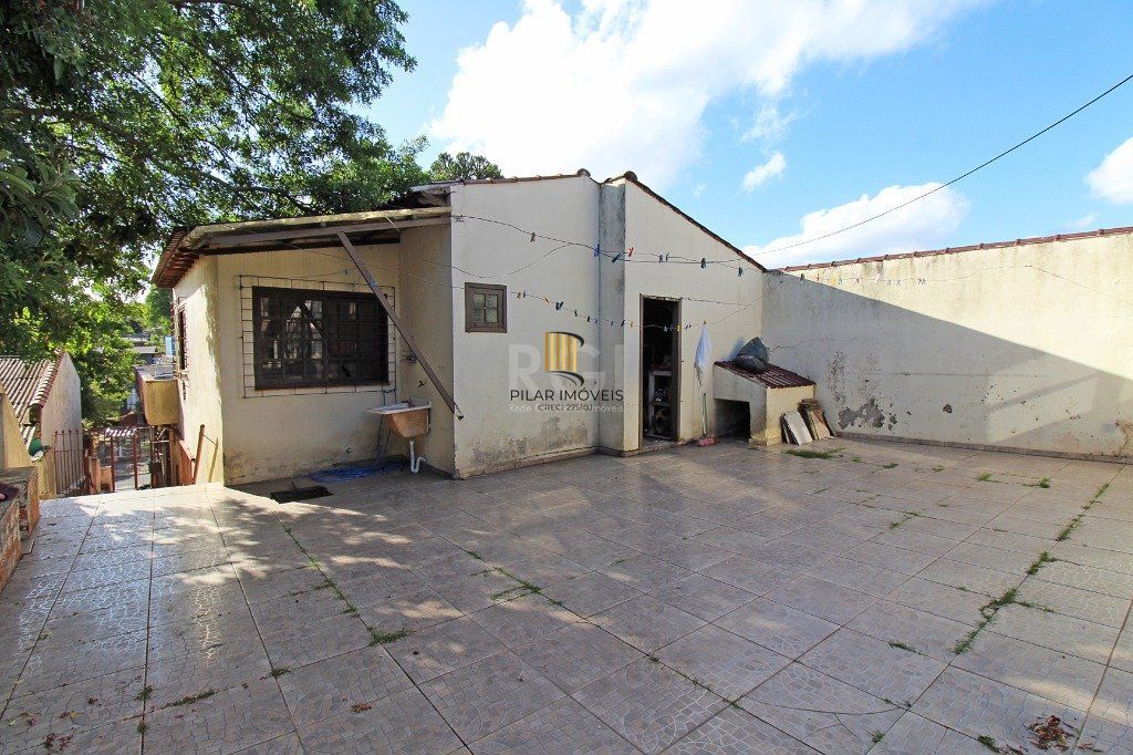 Casa para Venda - 280m², 4 dormitórios, sendo 1 suites, 4 vagas - Bom Jesus