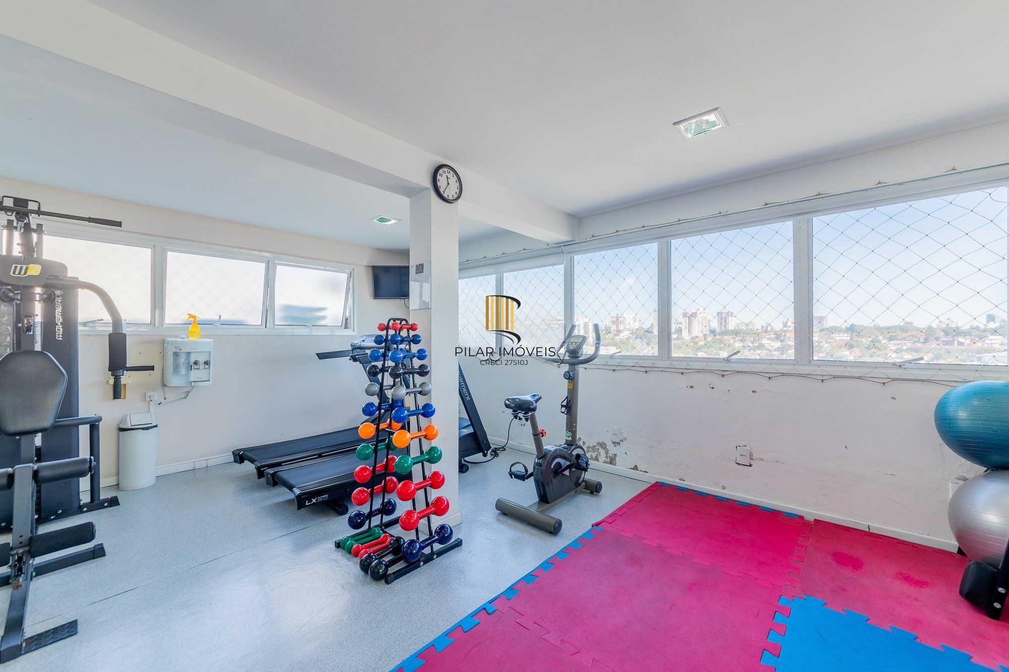 Apartamento com 3 quartos e 79m² à venda em Passo da Areia - Rua Bezerra De Menezes, Passo Da Areia, Porto Alegre