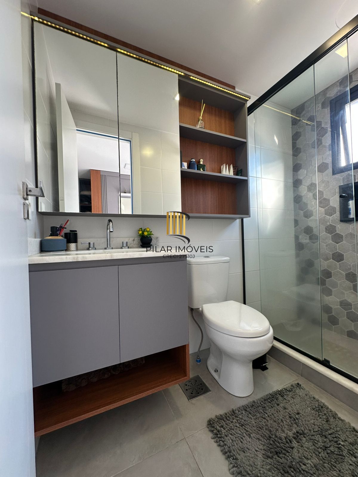 Apartamento Mobiliado e Reformado com Closet, Churrasqueira e Infraestrutura Completa no Centro de Porto Alegre