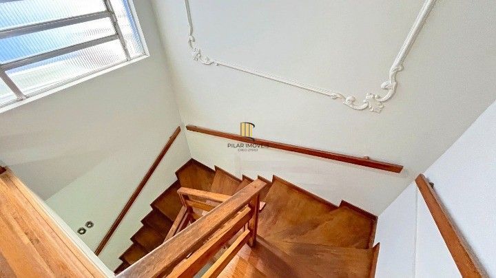 Casa com 4 Quartos e 3 banheiros de 223 m², perto da PUC à venda por R$ 697.000