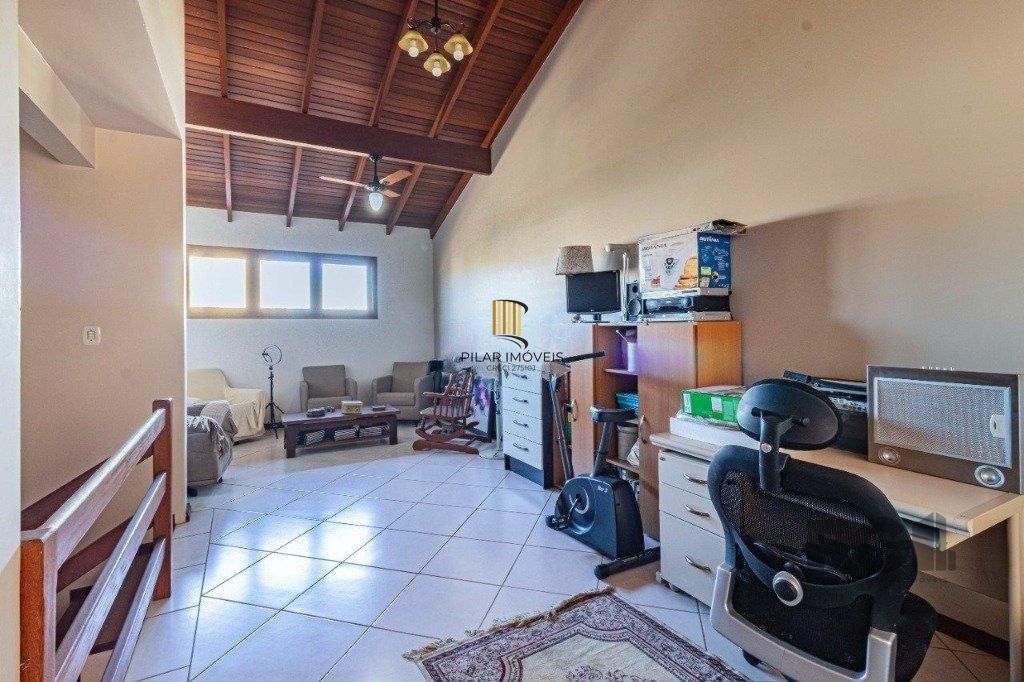 Casa de 3 dormitórios no bairro Cavalhada