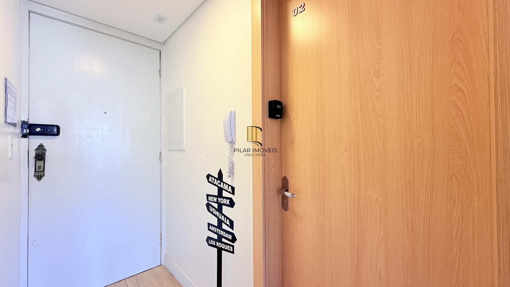Apartamento de 2 dormitorios á venda no Bairro Centro Histórico.