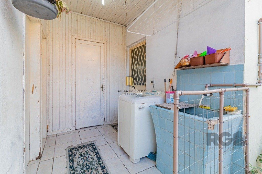 Casa de 3 dormitórios no bairro Santa Maria Goretti