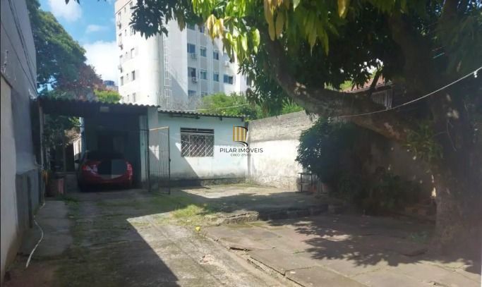 Terreno de 355m² á venda no Bairro Glória, Porto Alegre
