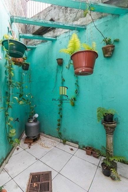 CASA PRÓXIMA AO PONTAL, com 5 vagas, 3 dormitórios!
