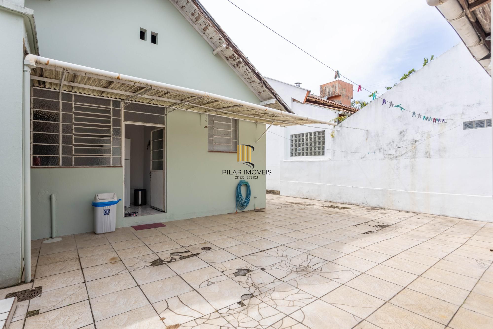 Casa 75m² com 3 dormitórios, 2 vagas no bairro Sarandi
