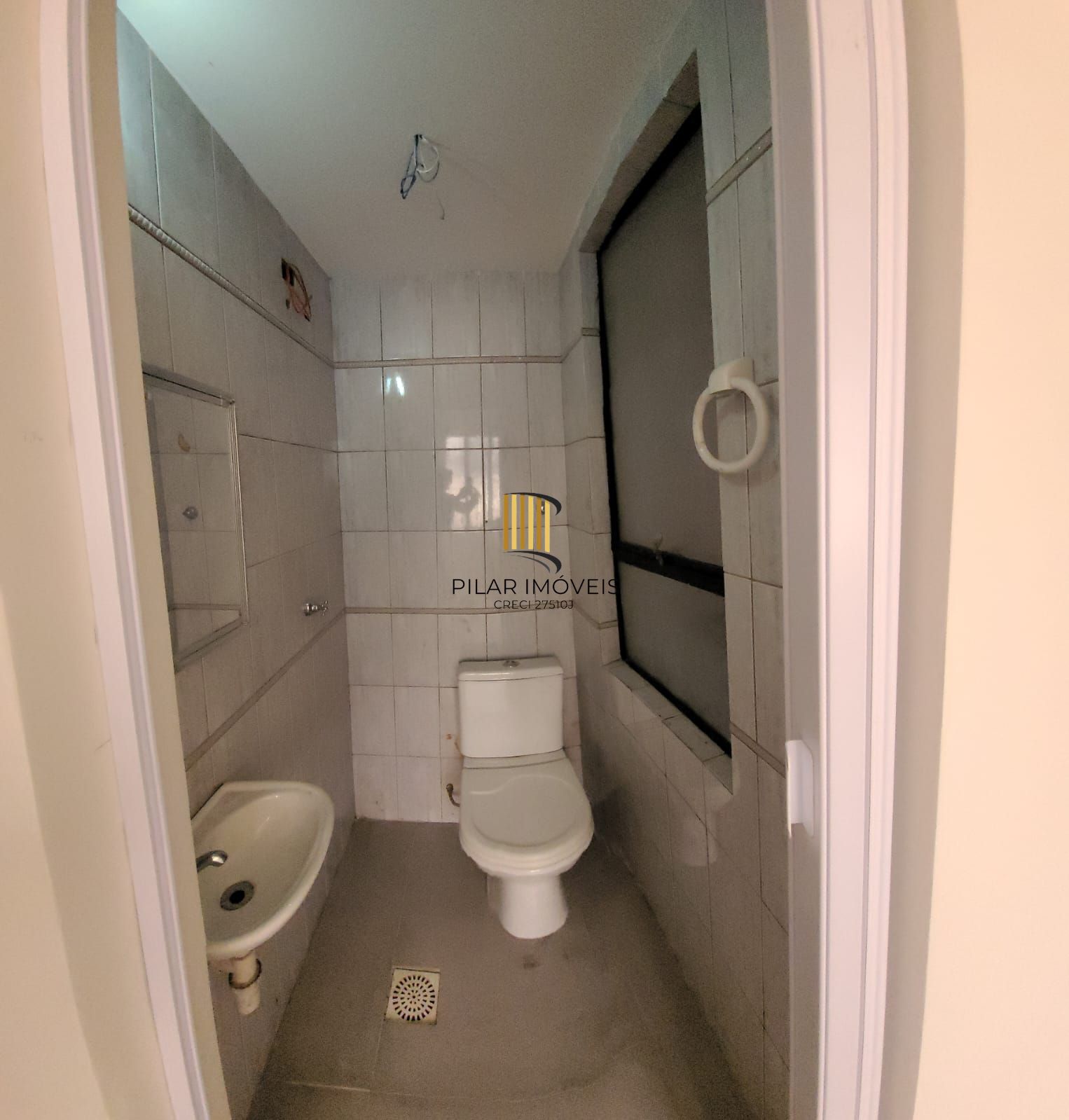 Aparatamento 2 dormitórios com 2 vagas no Bairro São João.