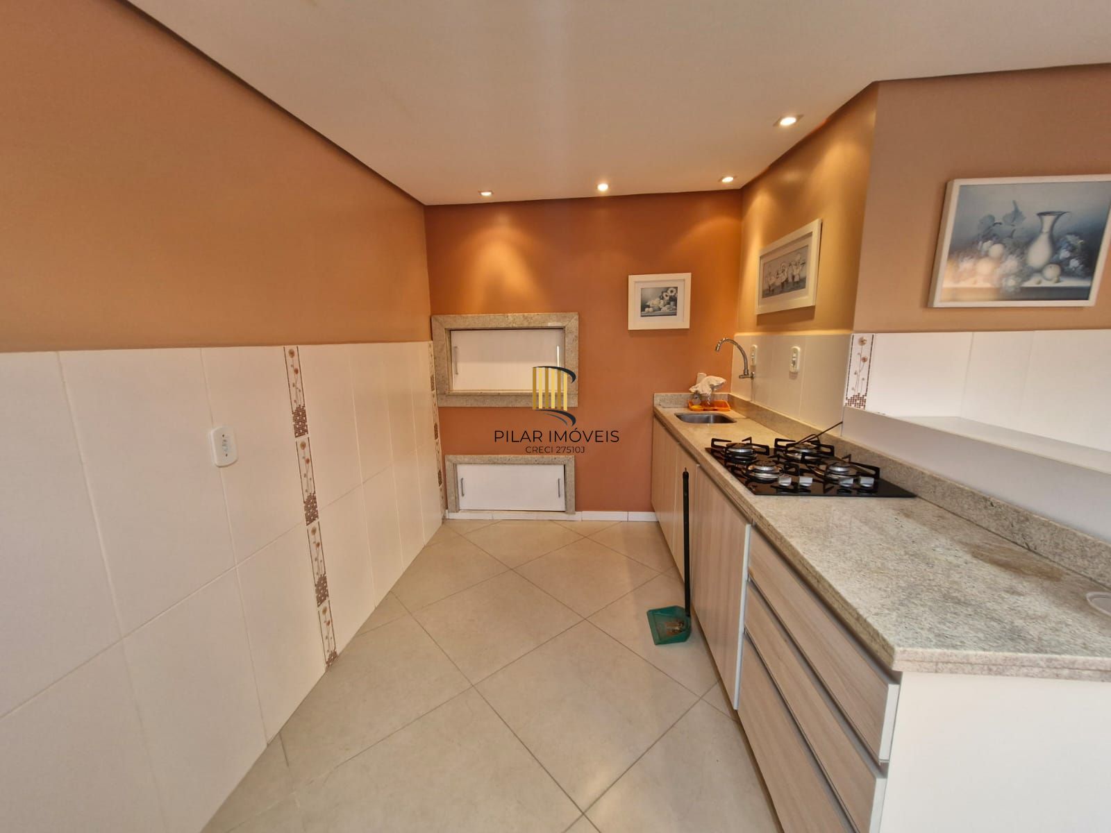 Ampla cobertura com 123m², 2 dormitórios, 1 vaga coberta por convenção. - Pilar Imóveis