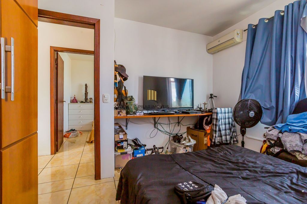 Casa de 6 dormitórios à venda No Bairro Jardim do Salso - Porto Alegre